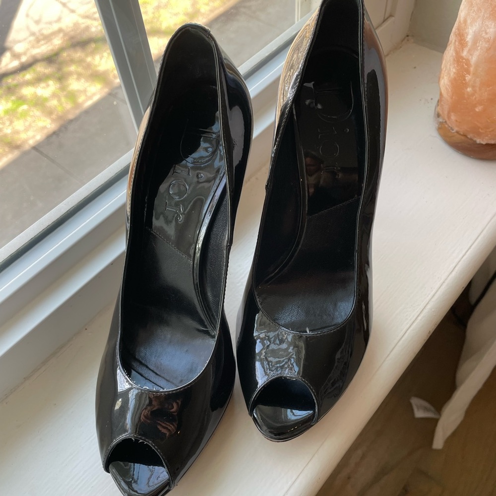 DIOR black patent pumps. Slight wear, but cannot see when on. Size 38.5